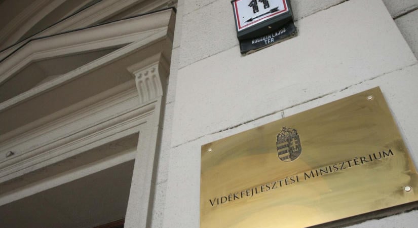 Kirúgták az előzőt, új helyettes államtitkár érkezik a vidék- és településfejlesztési tárcához