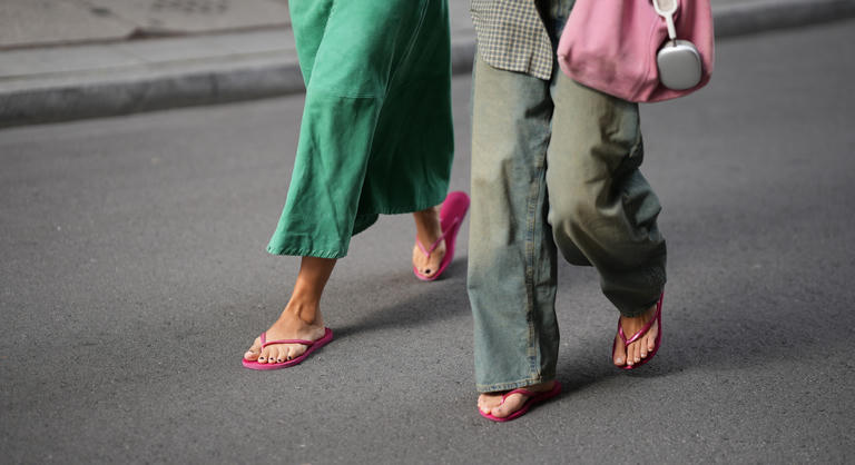 Közel 20 ezer baktériumot szállítanak a városi flip-flop papucsok