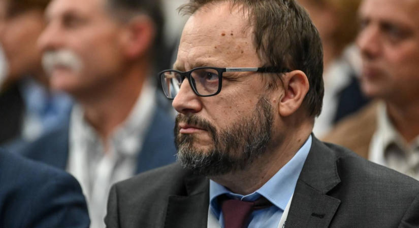 Kármán András elárulta, mennyit spórol az ország azon, ha nem Mészáros Lőrincé az M6-os koncesszió
