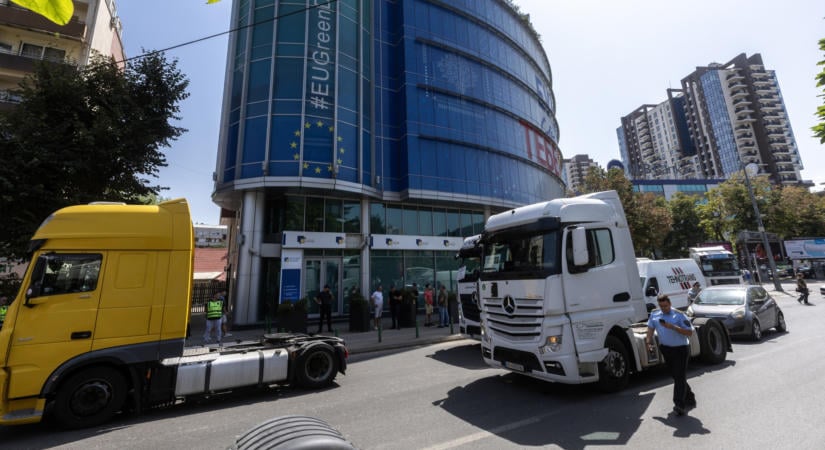 Figyelmeztetést adtak ki a magyar fuvarozók: készülnek a legrosszabbra, ha nem kapnak segítséget