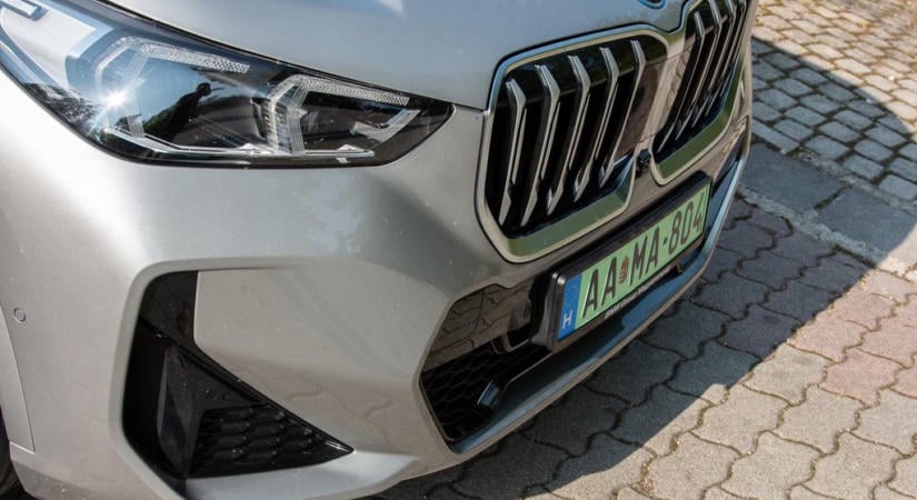 Nagy bejelentés: ezek az autók féláron parkolhatnak Budapesten