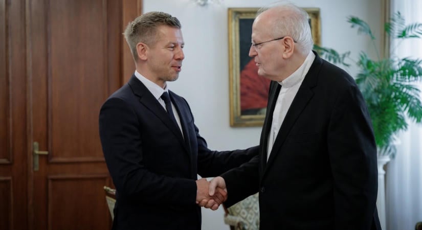 Erdő Péter: A forradalom idején elveszítettük az otthonunkat, de megtapasztaltuk az összetartozás erejét