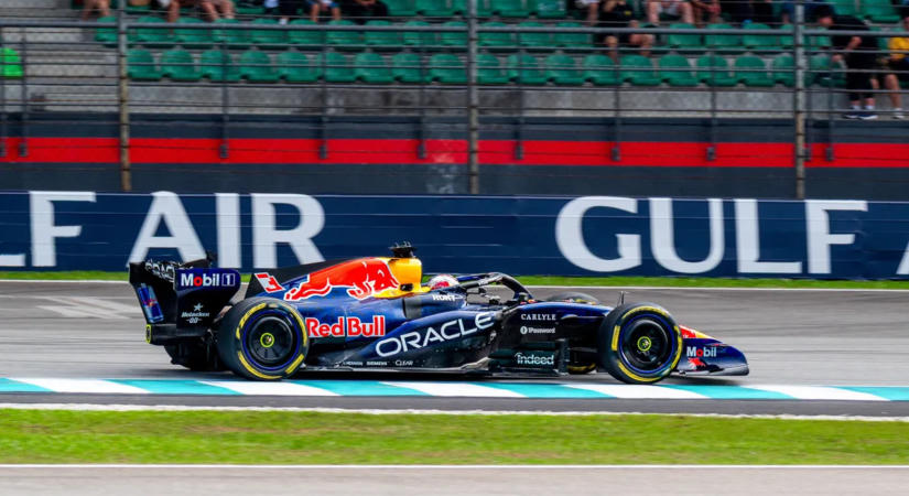 Max Verstappen brutális fölénnyel nyerte a Maláj Nagydíj időmérőjét, megszerezte idei első pole pozícióját