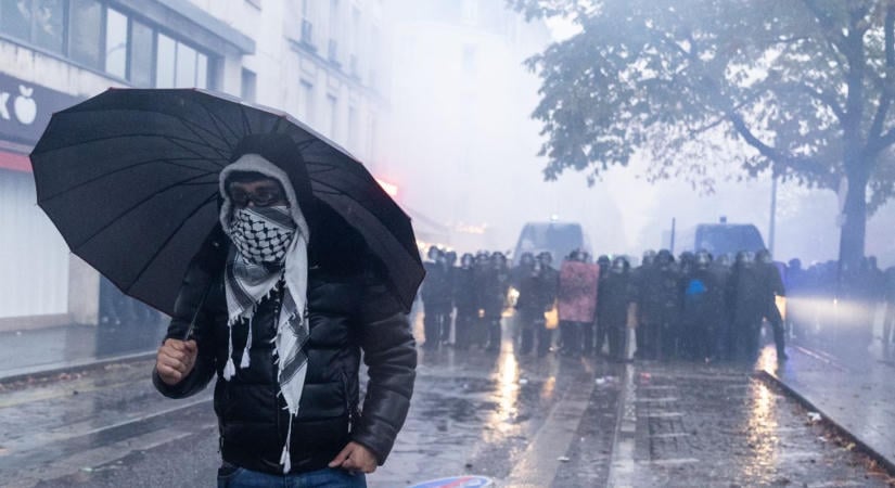 Párizsban könnygáz, Marseille-ben lángoló kukák, de lankadóban a fiatalok dühe