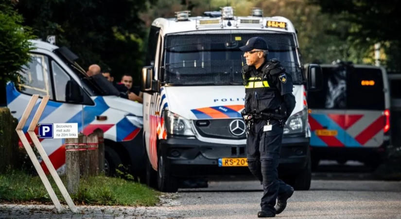 Óriási kokainszállítmányt foglaltak le, egy holland férfit is elfogtak
