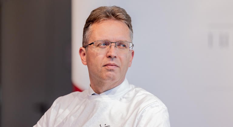 Hivatalos: Ceglédről szállítják át Hankó Balázst a kecskeméti bíróságra