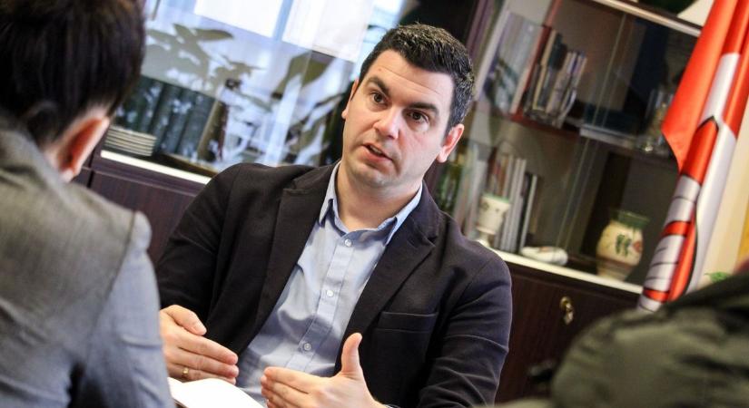 A város honlapjának kiemelt helyére kerülnek a kóbor kutyák képei Mezőtúron