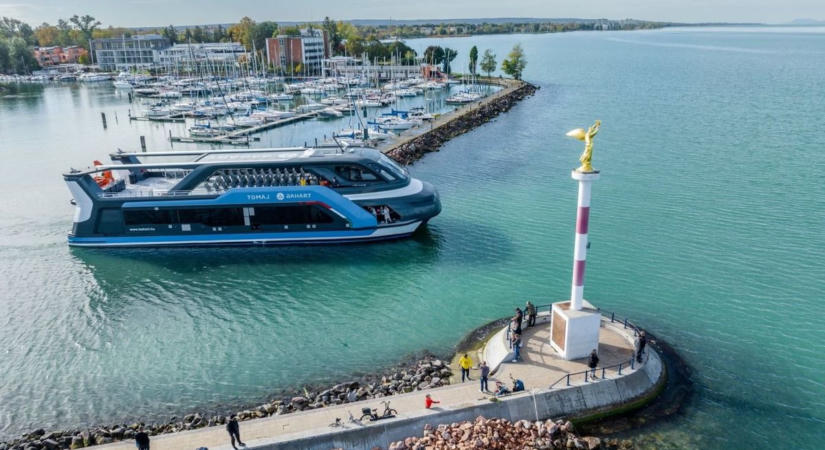 Tűzijáték a hullámokról: utolsó jegyek a BAHART ünnepi járataira