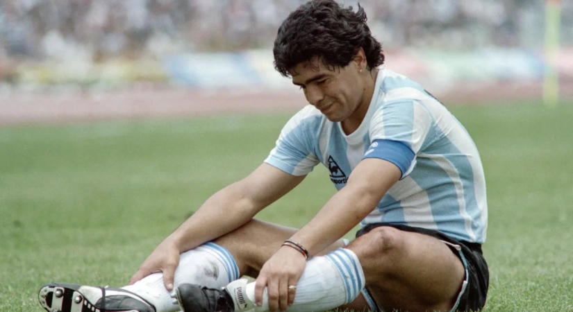 Tizenkét év börtönt kértek Maradona személyes orvosára