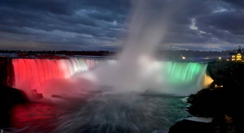 Magyar színekben ragyog a Niagara-vízesés és a Krisztus-szobor az 1956-os forradalom ünnepén