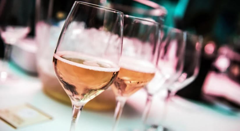 Újabb veszélyt találtak az alkoholban, az agy saját immunsejtjeit is megváltoztathatja