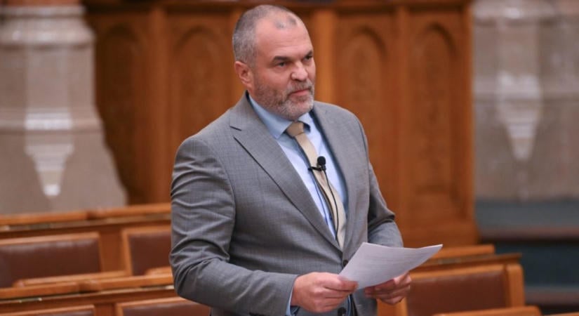 Hadházy: egy tiszás képviselő hasznot húzott a paksi földügyből