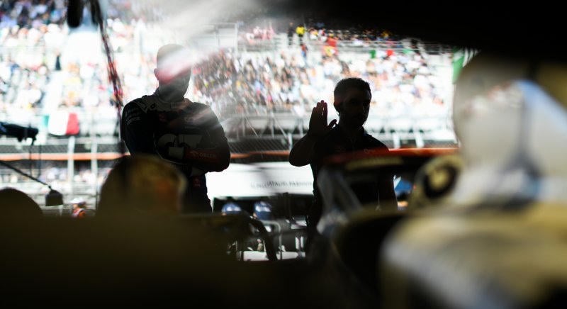 Az F1 elveszítheti a legjobb szakembereket az alacsony fizetések miatt