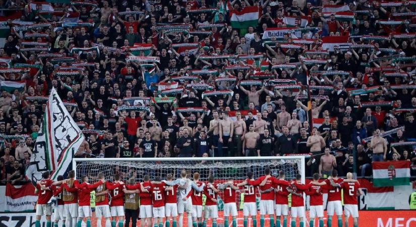Már áll a bál, pedig még pályára sem lépett a válogatott – Botrány lesz a Nagy-Magyarországot ábrázoló molinókból