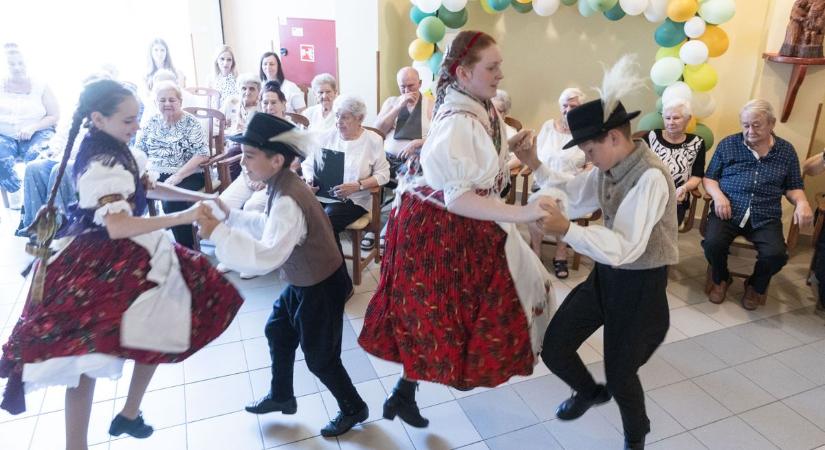 Közel 800 lakó, megannyi mosoly és nehéz pillanatok: 20 éves a zalaegerszegi idősek otthona (galéria, videó)