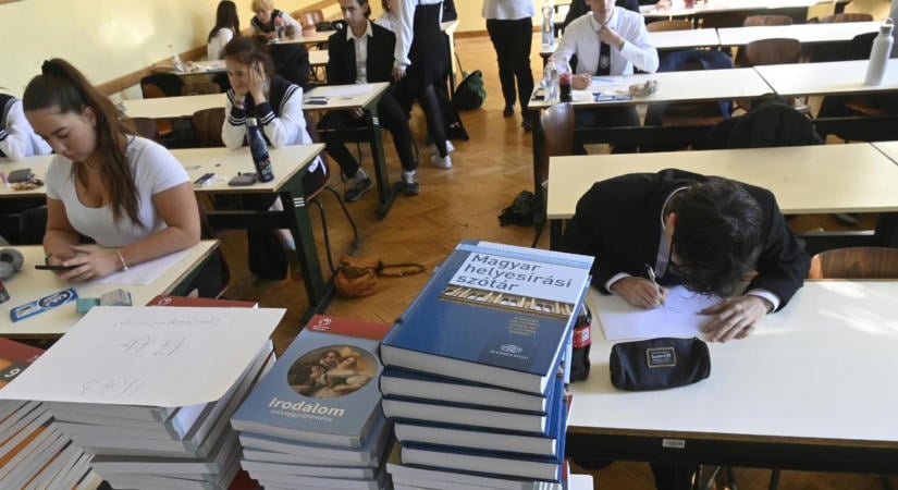 „A biflázást és a tesztre gyúrást előtérbe állító irodalmi feladatsort el kellene hagyni” – így változhatna a magyarérettségi