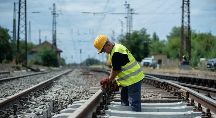 Házkutatások négy erdélyi megyében – A vasútról lopkodtak rézkábeleket