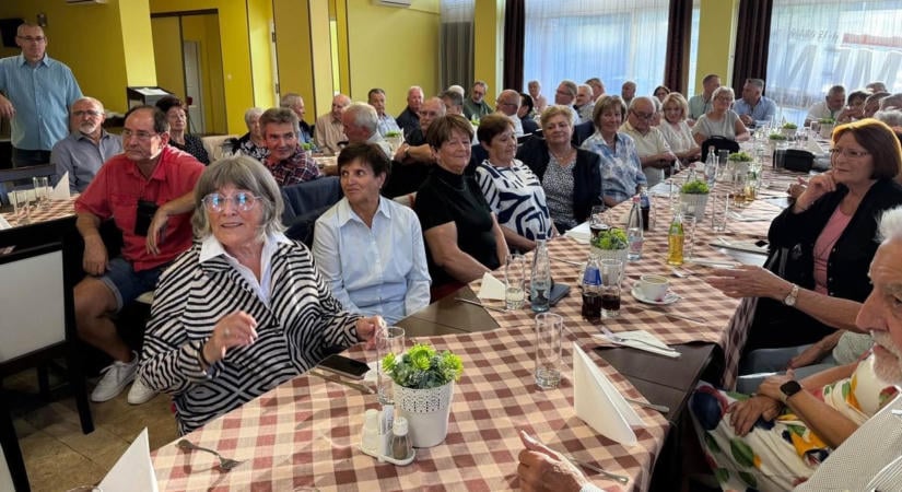 Az egykori győri gyár 55 munkatársa találkozott újra - fotó