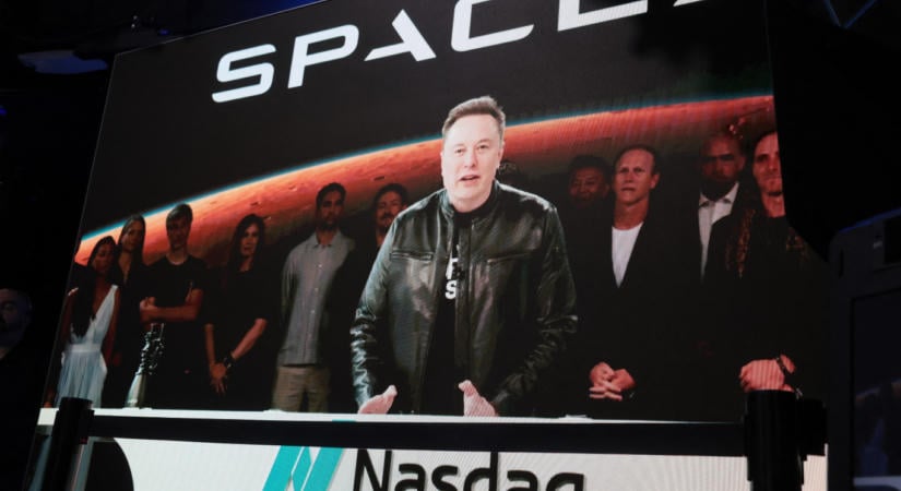 Elon Musk a SpaceX és a Tesla egyesülésével növelné befolyását