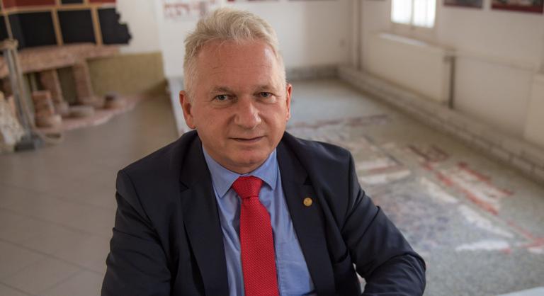 Ismét Borhy Lászlót választották a rektori konferencia elnökének