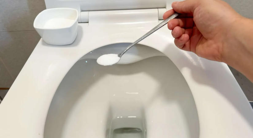 Ezt tedd a WC kagylóba és 8 perc alatt megszabadulsz a makacs vízkőtől