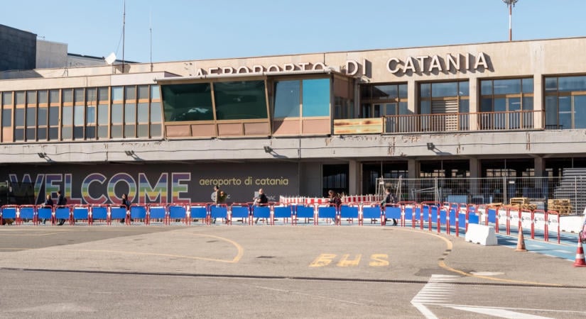 Újraindult a légiforgalom Szicíliában: feloldották a korlátozásokat Catania repülőterén