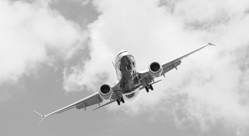 Sokkoló hír! Meredeken süllyedni kezdett, majd eltűnt egy Boeing 737-es repülőgép