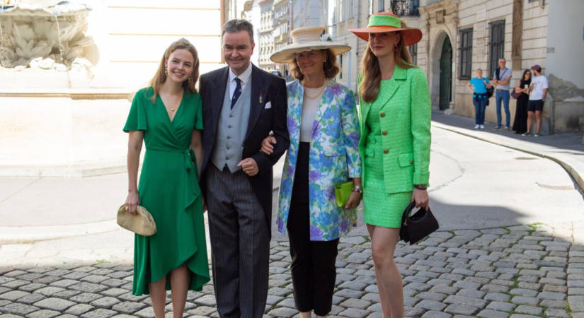 Mesebeli esküvő Bécsben: Habsburg Ottó unokái is tiszteletüket tették, minden szem rájuk szegeződött