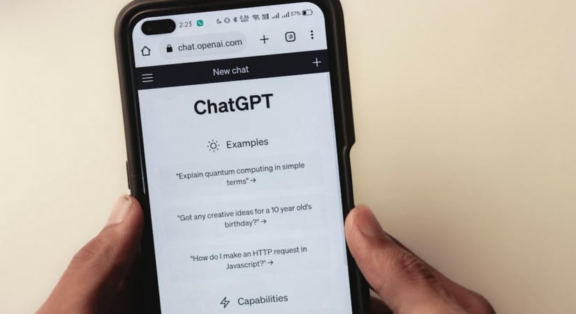 Több mint egymilliárd ember osztja meg titkait AI-chatbotokkal