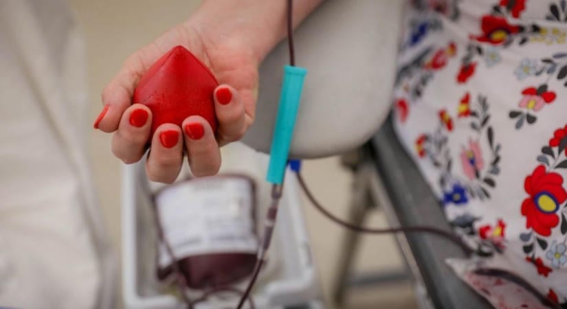 Súlyos autóbaleset érte egy miskolci gimnázium tanárát, vérre van szüksége