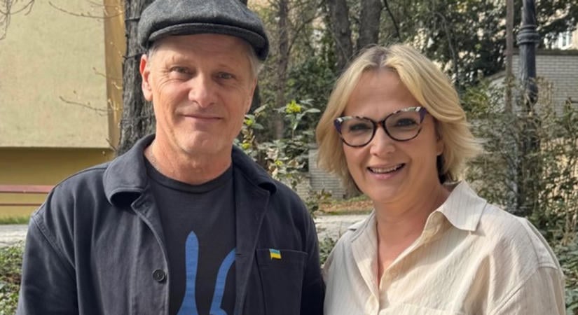 Hollywoodi világsztárba botlott Budapesten az ismert magyar színésznő – Viggo Mortensen kézzel írt levelet küldött Lévay Viktóriának!