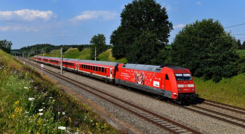 Csak tíz év múlva lehet a régi a Deutsche Bahn, addig maradnak a késések