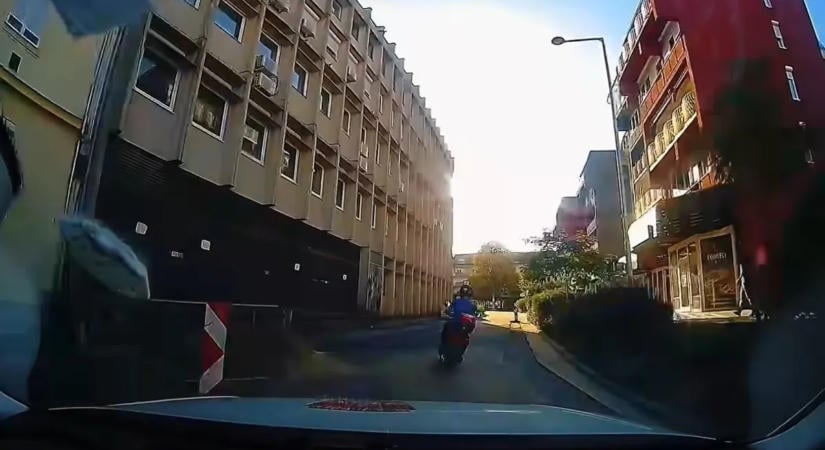 Videón az elképesztő üldözés: 13 éves motoros menekült a zalai egyenruhások elől
