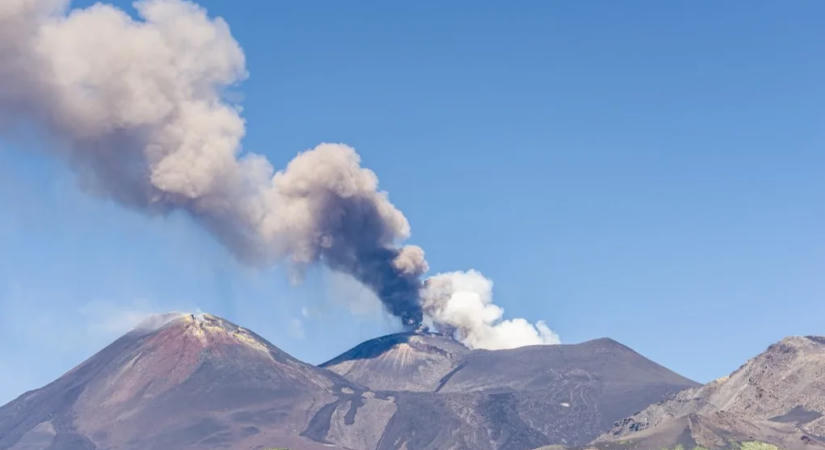 Újraindult a légiforgalom Catania repülőterén