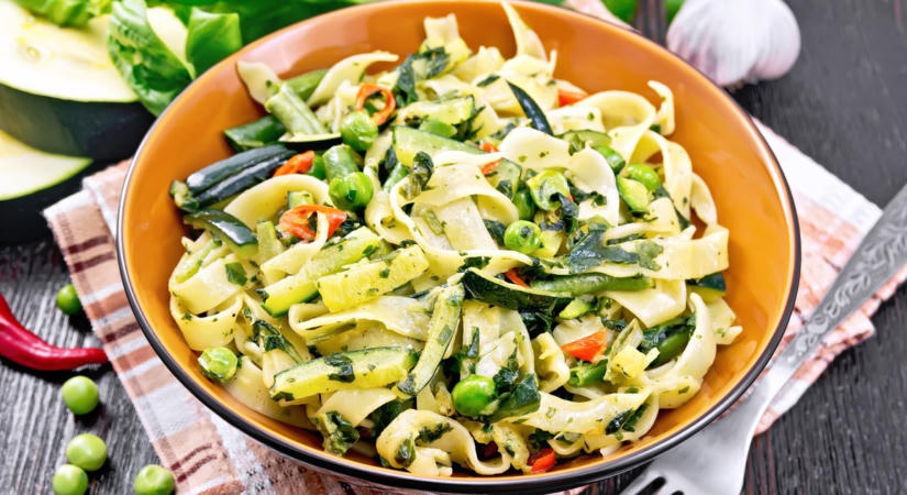 Mentes Anyu: Tészta cukkinivel és zöldborsóval - recept