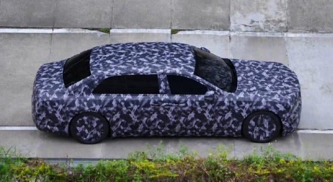Semmi se szent, a Rolls-Royce-ra támad a BYD