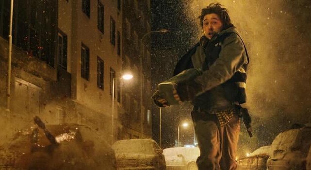 A Resident Evil zombijai fegyvereket esznek reggelire
