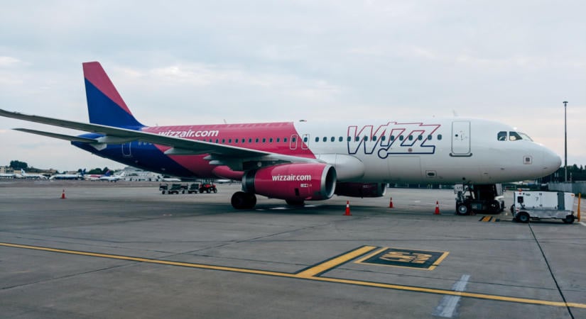 Kőkemény közlemény: ezért nem tűri meg az elektromos eszközöket a poggyásztérben a Wizz Air