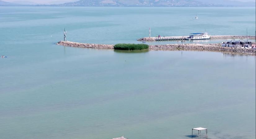 Annyira nincs víz már a Balatonban sem, hogy módosítani kellett a Kékszalag vitorlásverseny útvonalát