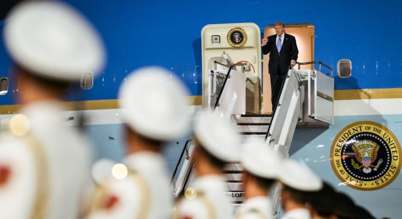 Donald Trump kitálalt, valójában mi is történt vele az elnöki különgépen