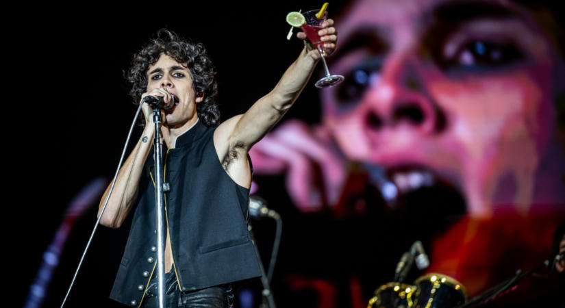Atombomba erejével robbant be a Szigetre a Z generáció rocksztárja
