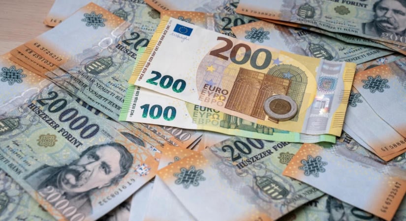 Tízmilliárdokat kaptak vissza a pénztártagok a személyi jövedelemadójukból az idén is
