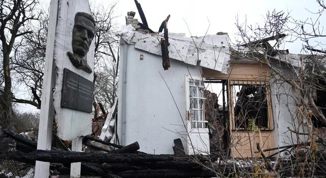 Újjáépítik a vitatott megítélésű ukrán nacionalista lebombázott múzeumát Lvivben