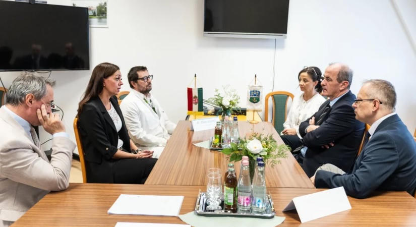 Orosházán is járt az egészségügyi miniszter, a kórházi fejlesztések a cél