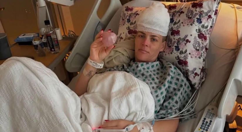 Drámai fotókat mutatott agyműtétjéről a Dawson és a haverok sztárja: Busy Philipps az intenzív osztályról is posztolt