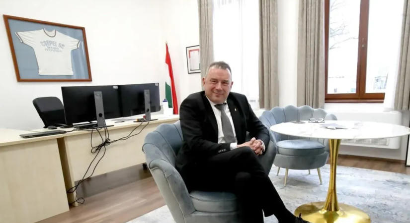A belügyminiszter felmentette az NSÜ elnök-vezérigazgatóját, Bíró Pétert