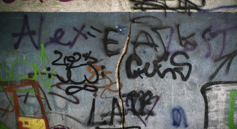 Szétrepedt egy ház Bukarestben