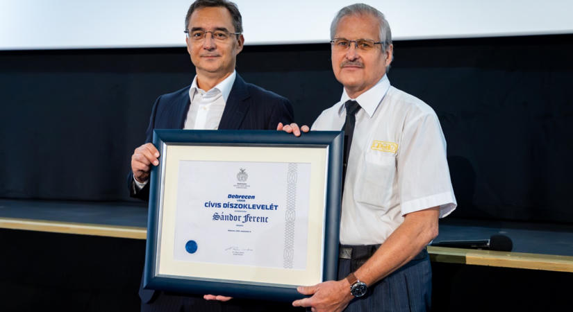 Papp László az Apolló mozi felújított nagytermének átadásán is felbukkant