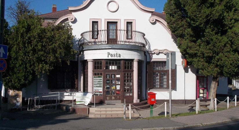 Miért piros nálunk a postaláda, a németeknél sárga, az íreknél zöld?