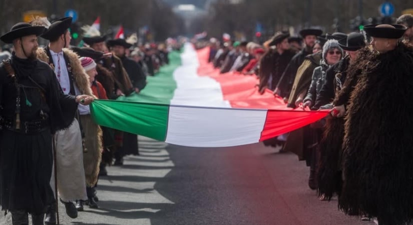Egy Rohonci úti panellakásba van bejelentve az az alapítvány, amelynek szervezésében tegnap kifeszítettek 1848 méternyi nemzeti zászlót Budapesten